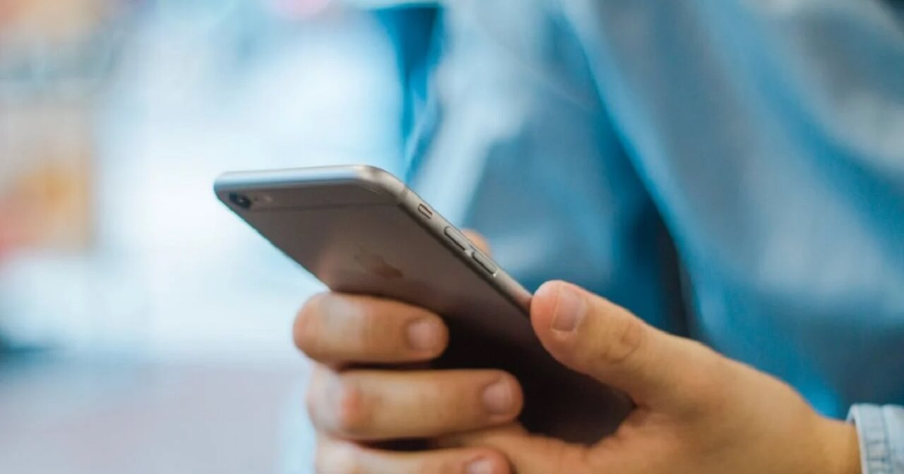 Unta a vitát Koszovóról, inkább pornót nézett a szerb képviselő – visszaadta a mandátumát